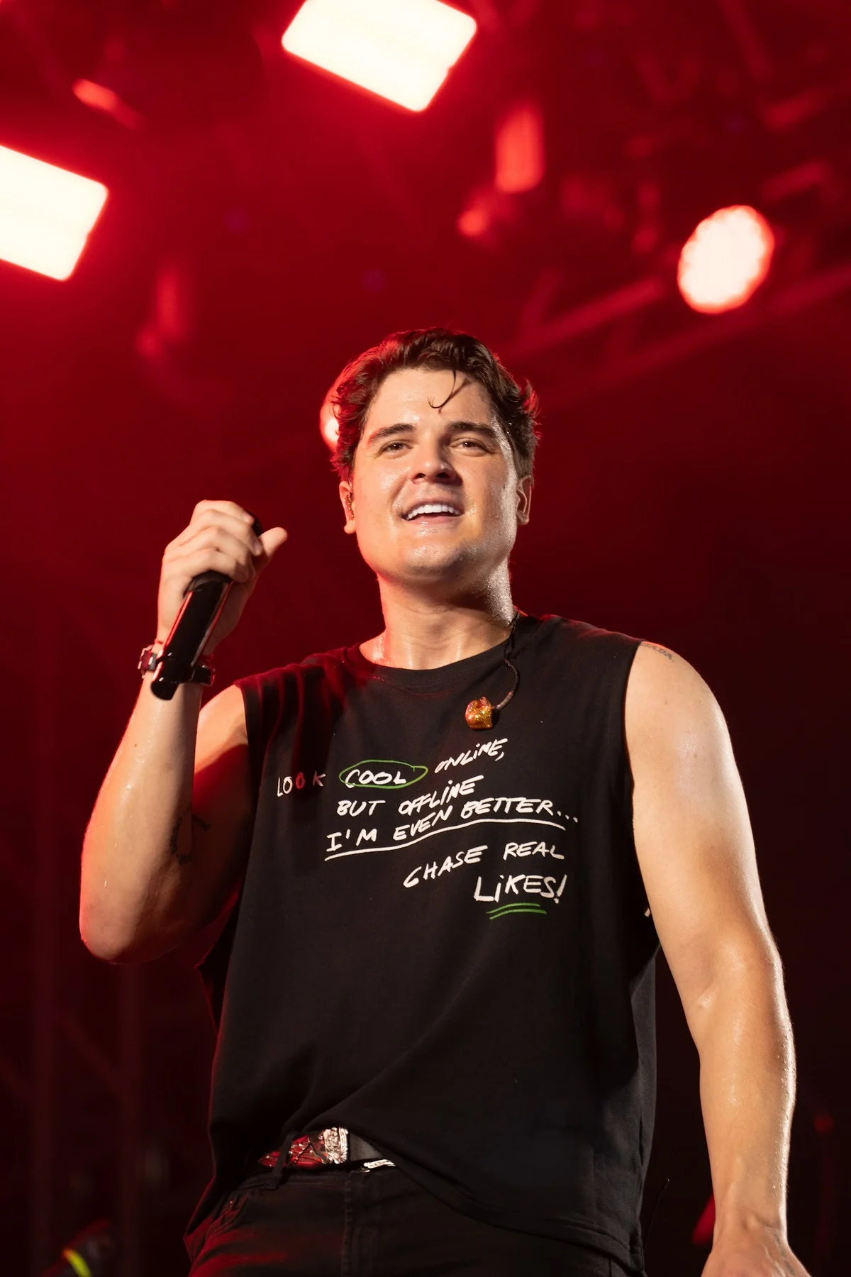 Eric Land encara maratona de mais de 35 shows no São João