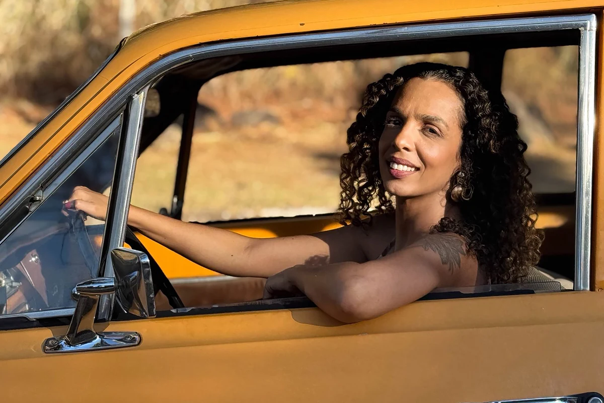 Giselle Couto lança “Pela Estrada” com show em BH