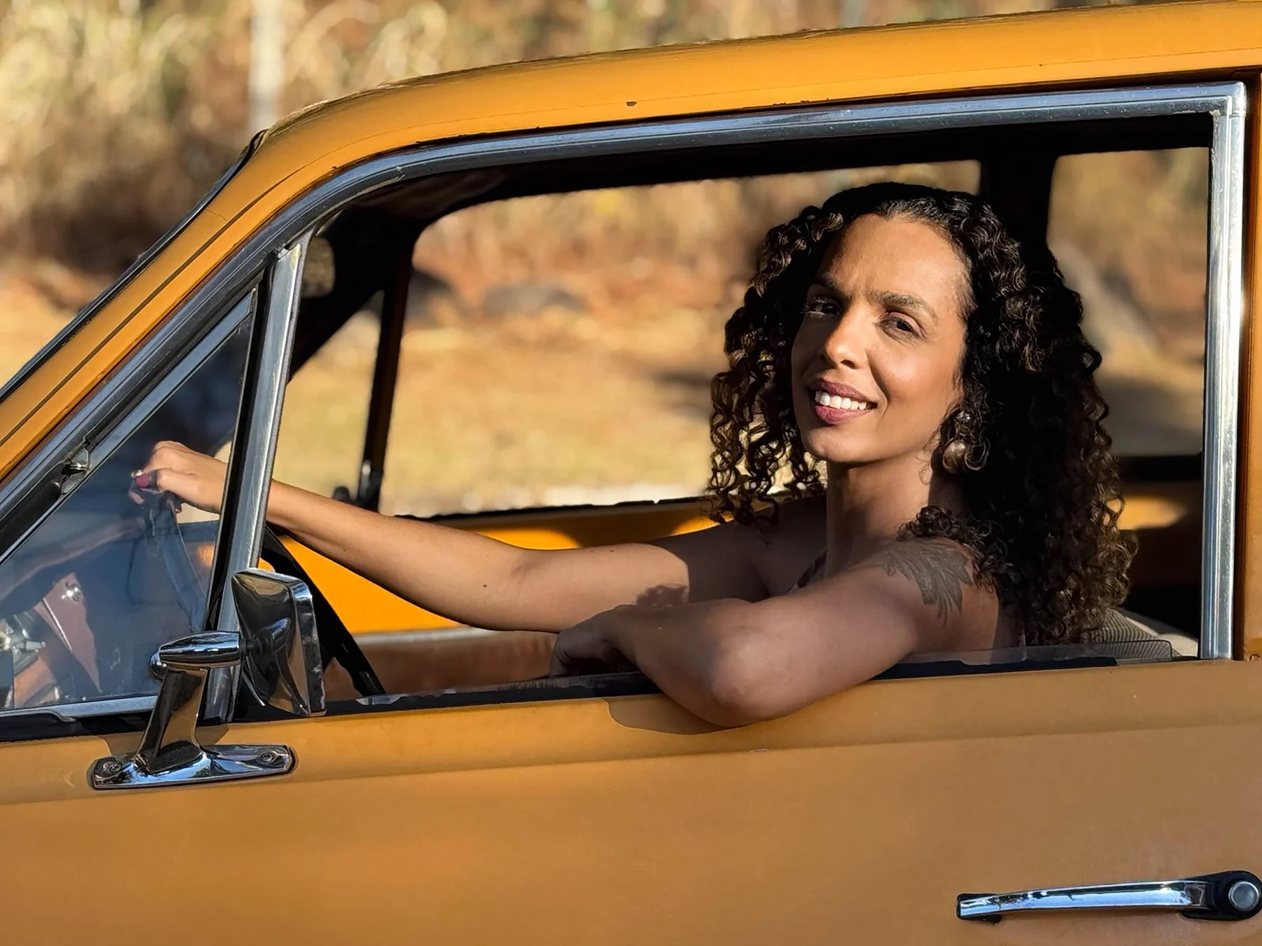 Giselle Couto lança “Pela Estrada” com show em BH