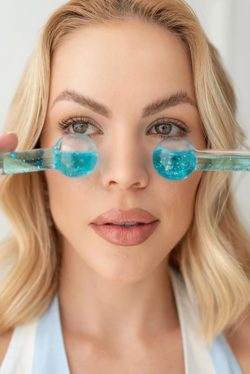 Influencer gasta R$ 10 mil por mês e admite vício em skincare