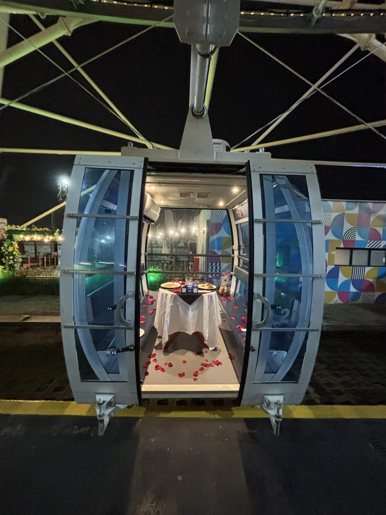 Jantar nas alturas transforma noite no Rio