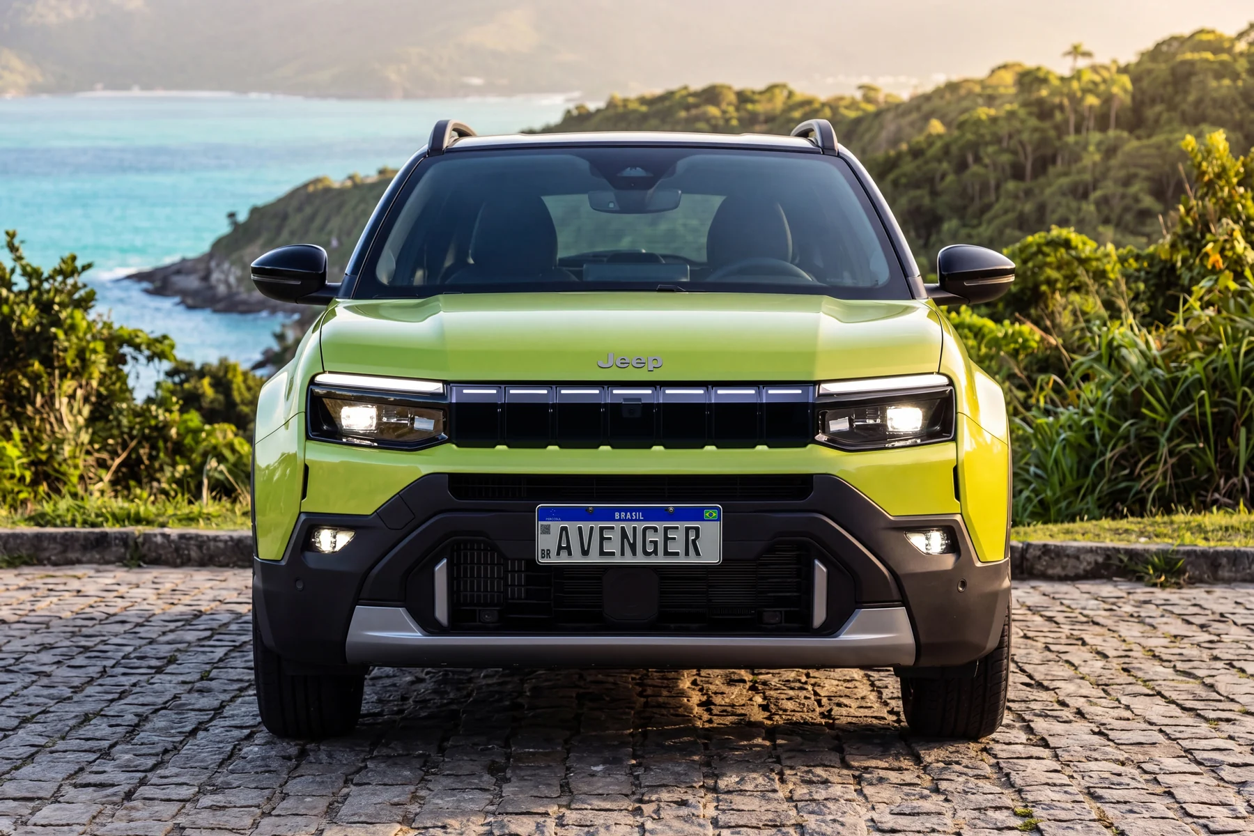 Jeep Avenger estreia no Brasil com foco urbano