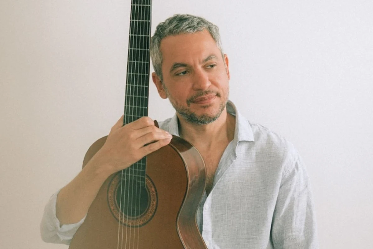 João Rabello estreia como cantor no Sesc 24 de Maio