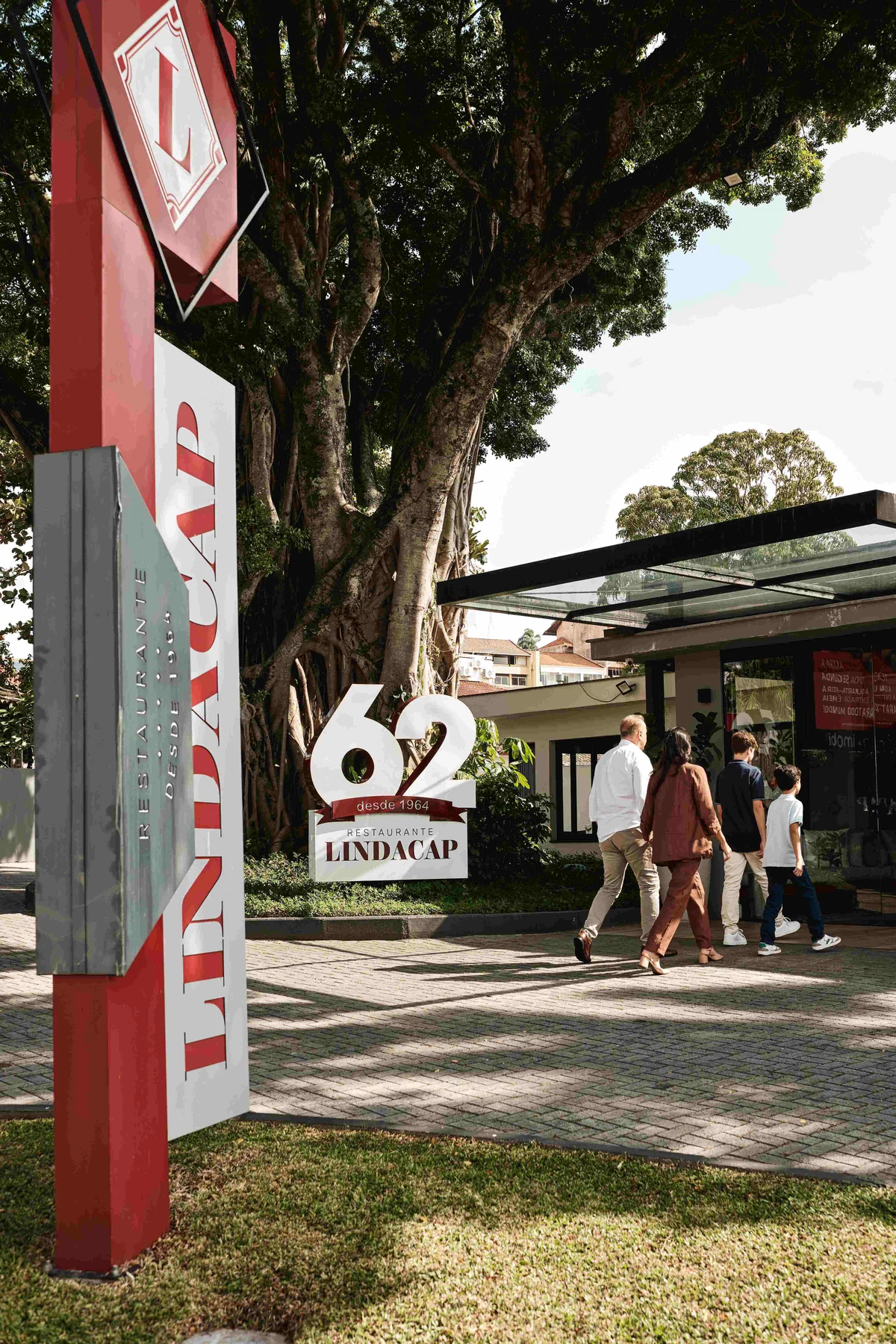 Lindacap celebra 62 anos com feijoada e música ao vivo