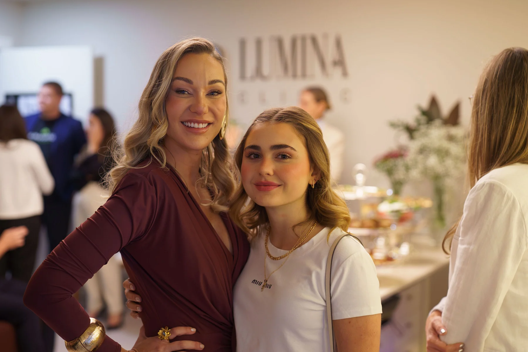 Luísa Caser inaugura a Lumina Clinic em Florianópolis
