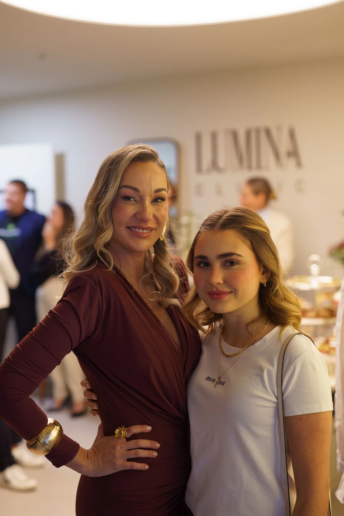 Luísa Caser inaugura a Lumina Clinic em Florianópolis