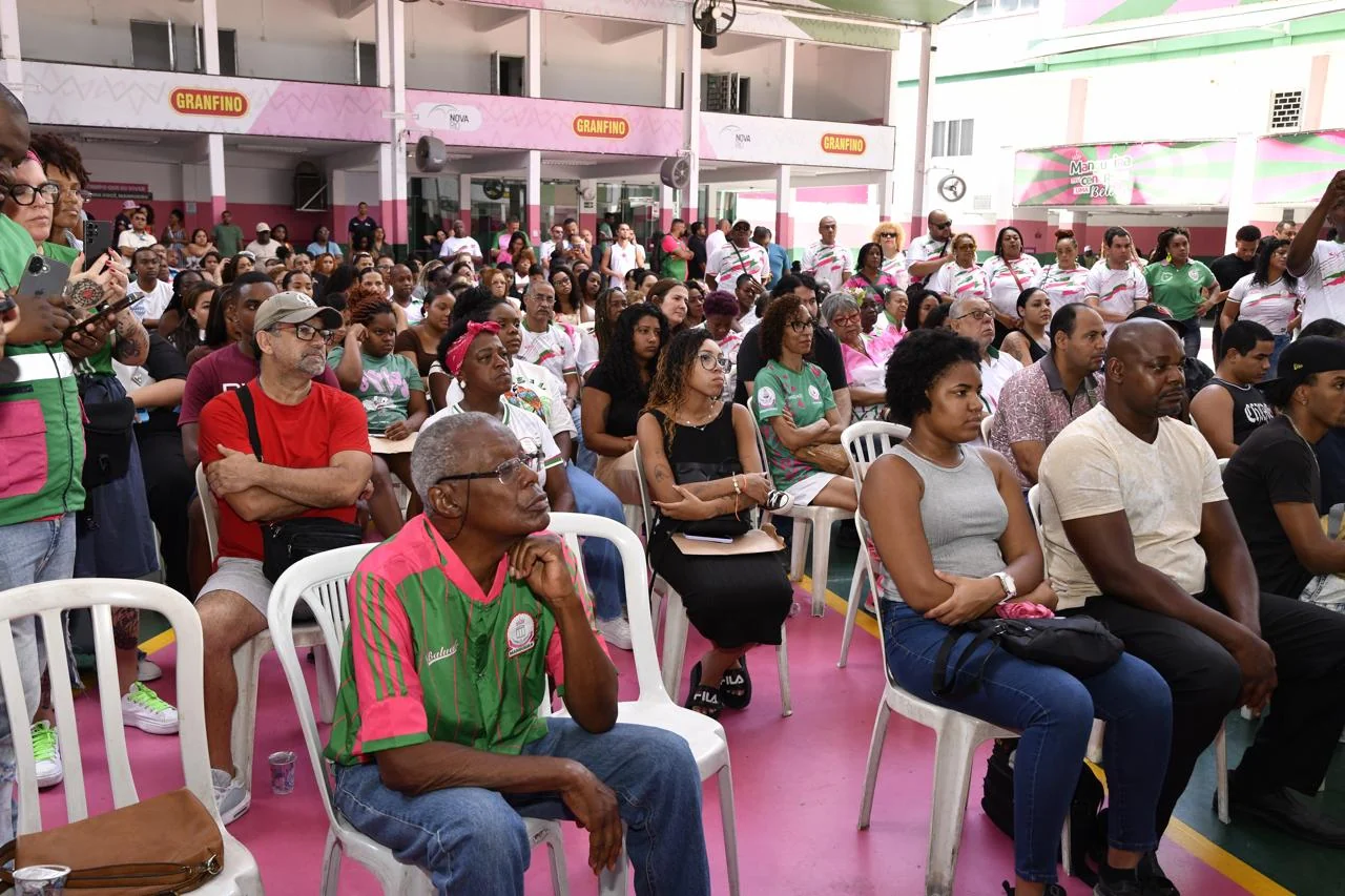 Mangueira vira polo universitário com bolsas integrais