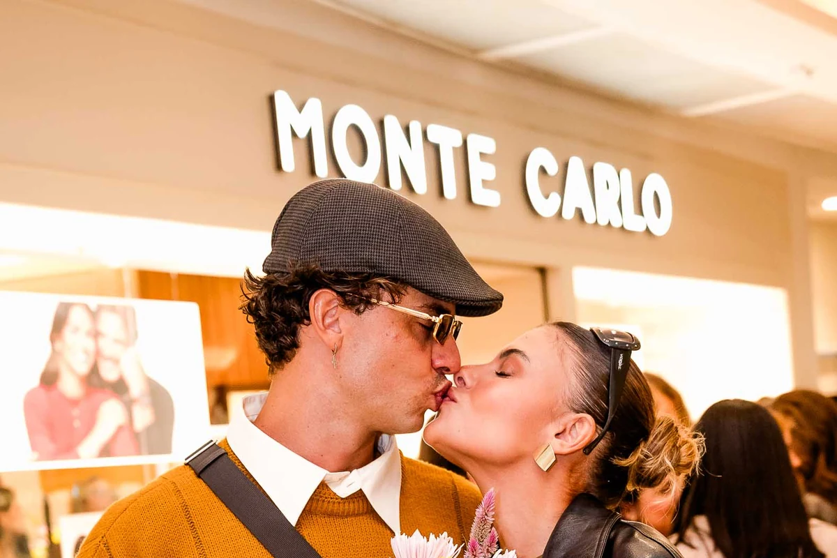 Monte Carlo reúne Mari Saad e Romulo em evento no Leblon