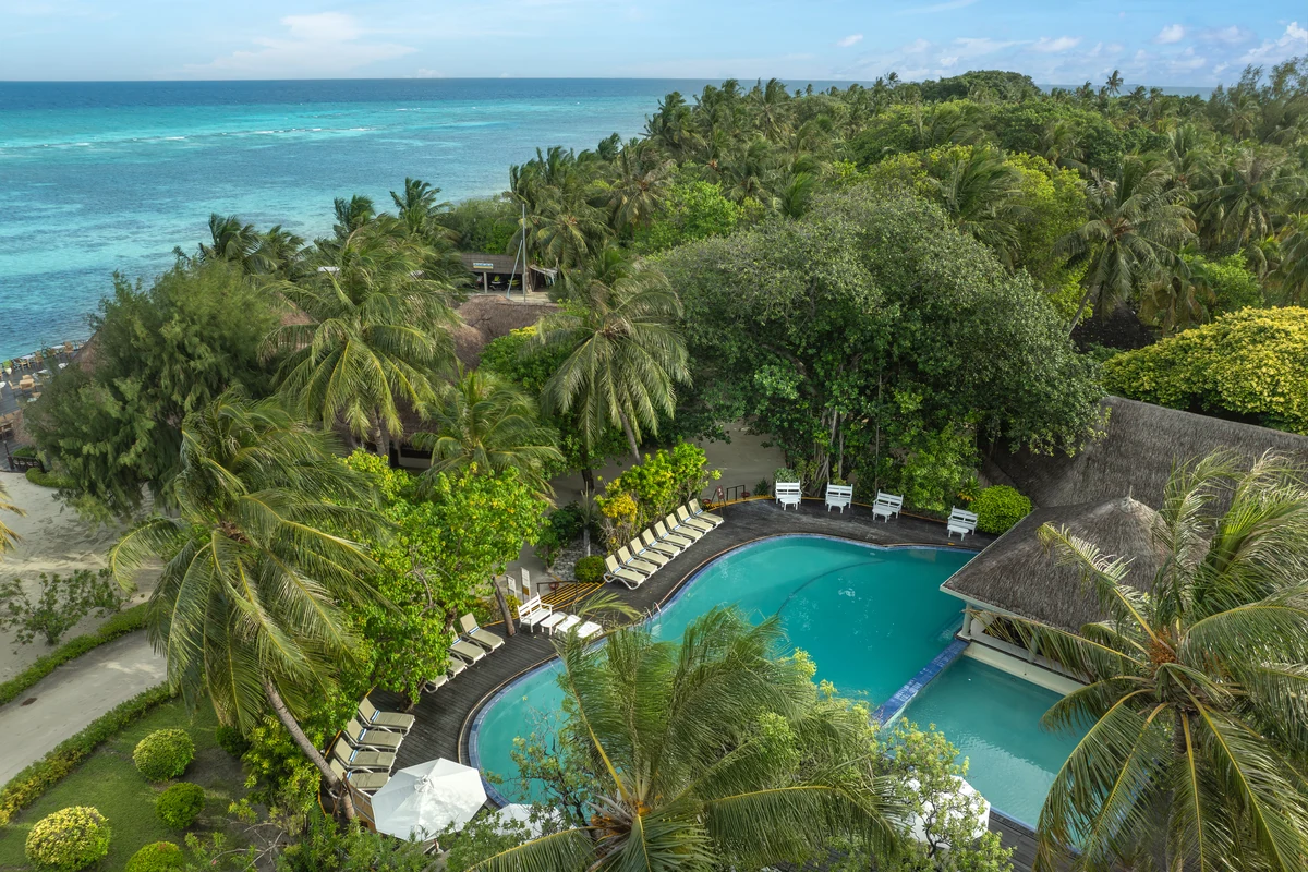 o resort que colocou surfistas no mapa das maldivas featured