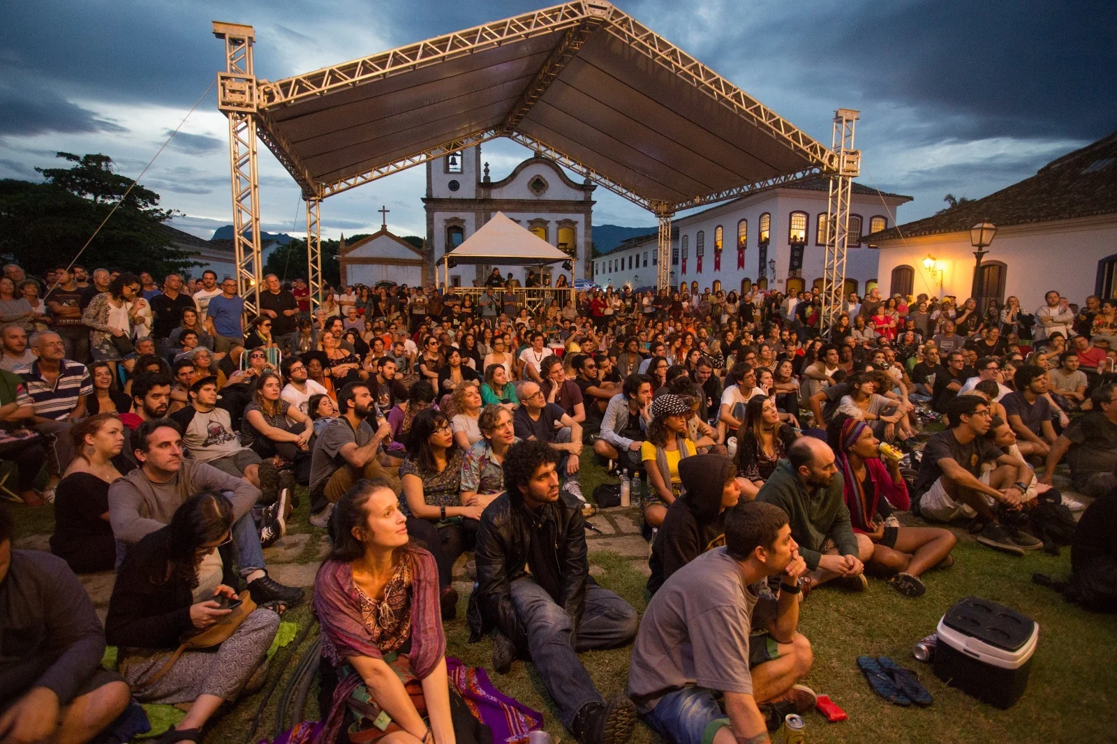 Paraty vira palco global com tributo a Miles Davis