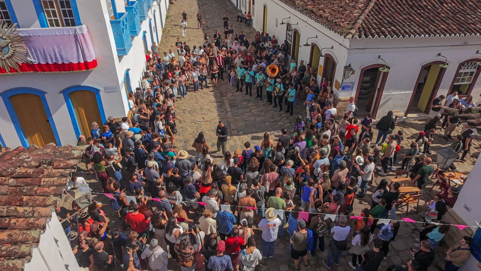 Paraty vira palco global com tributo a Miles Davis