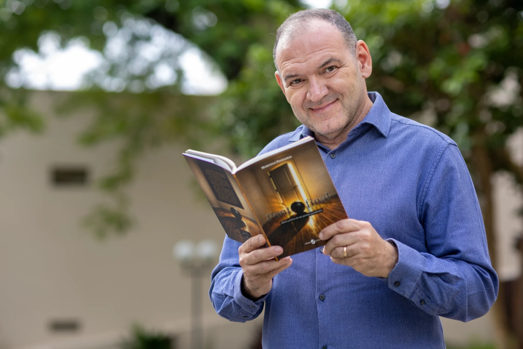 Passamai volta à poesia com livro sobre pandemia