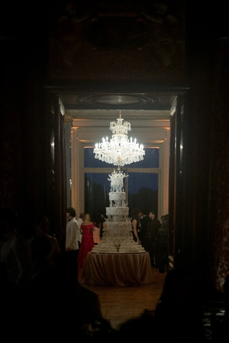 A noite de gala que marcou o casamento de Elisa Zarzur e Alexandre Negrão em Paris