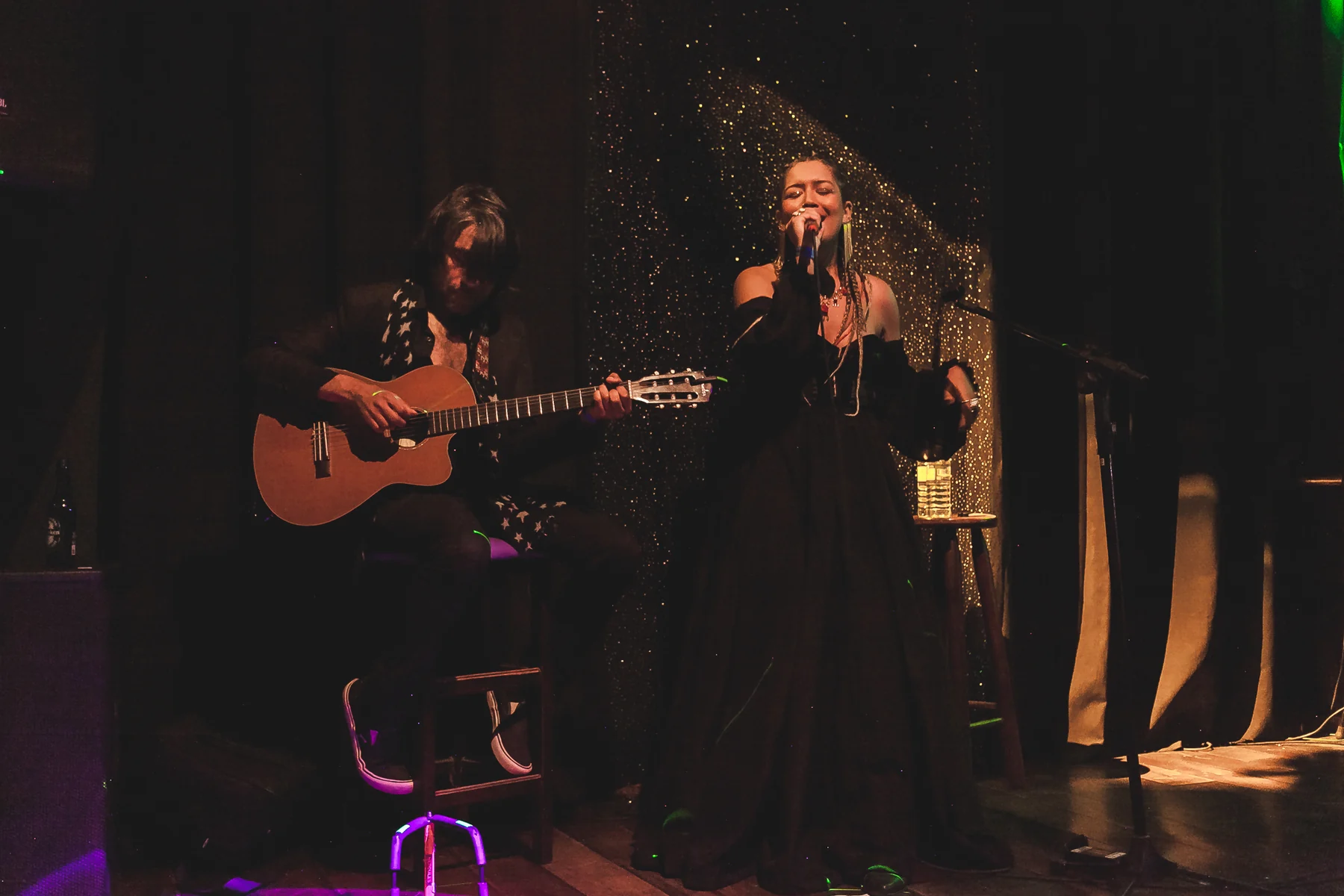 Amanda Mendonça retoma os palcos com Xodó em Flor acústico no Rio 4 Amanda Mendonça retoma os palcos com Xodó em Flor acústico no Rio
