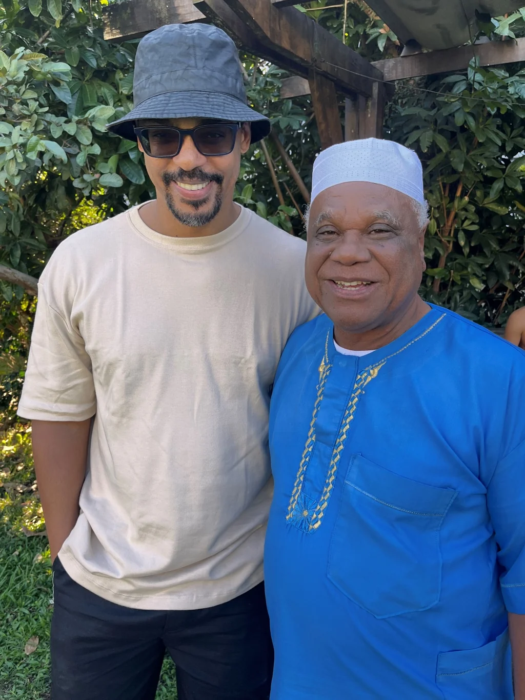 Antônio Pitanga reúne artistas e emociona ao celebrar 87 anos