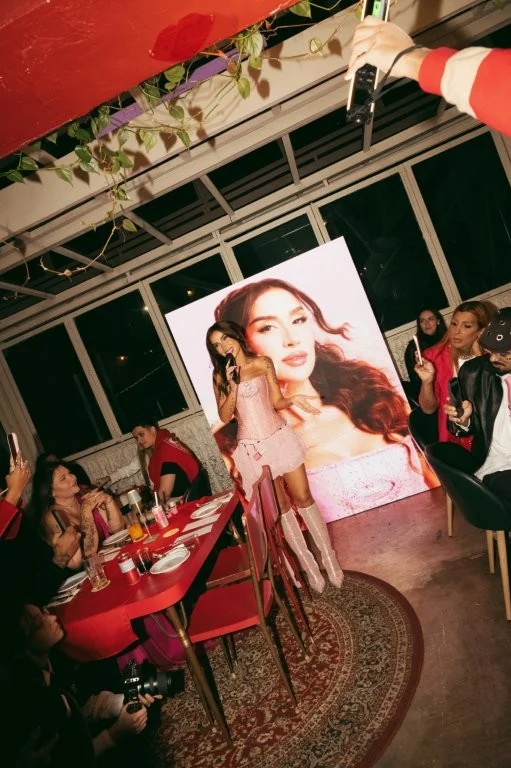 Boca Rosa transforma jantar às cegas em vitrine para novo Lip Tint