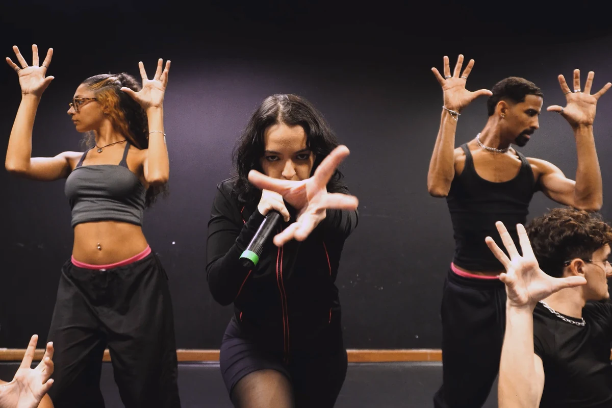 Camila Paredes transforma “Fogo Rosé” em videodança sensorial camila paredes transforma fogo rose em videodanca sensorial featured
