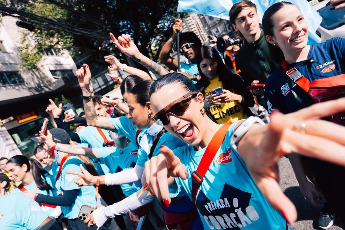 Care Crawl transforma corrida em experiência imersiva com clima de mundial