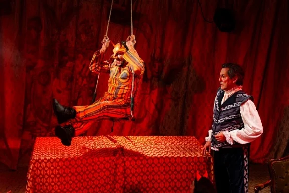 Comédia de Dario Fo entra nas últimas semanas no Teatro Commune