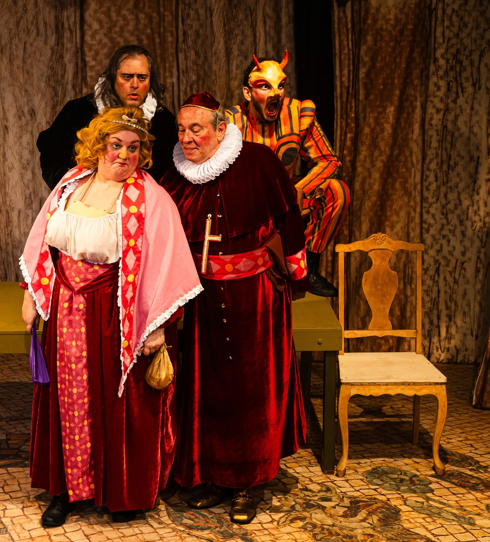 Comédia de Dario Fo entra nas últimas semanas no Teatro Commune