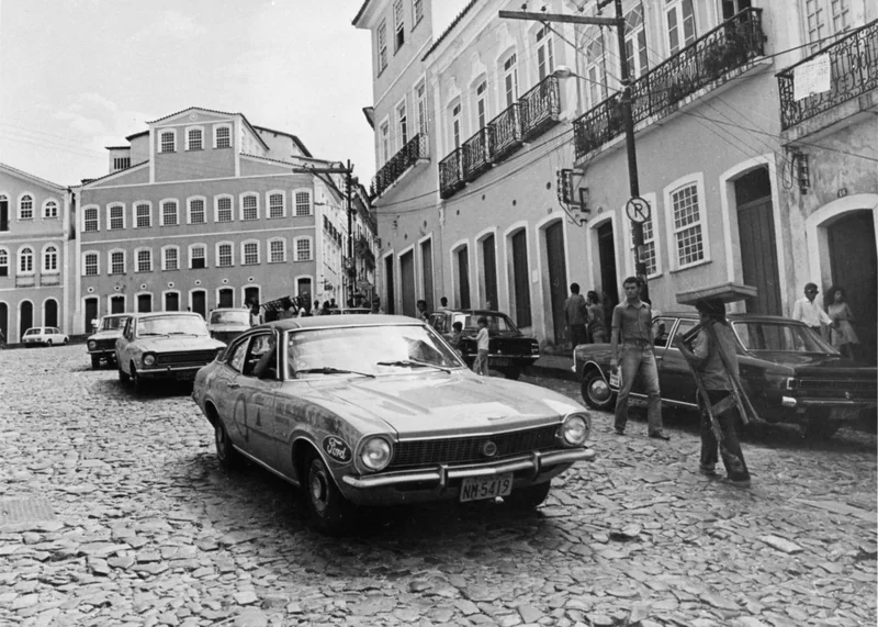 Como o automóvel redesenhou as cidades brasileiras no século XX