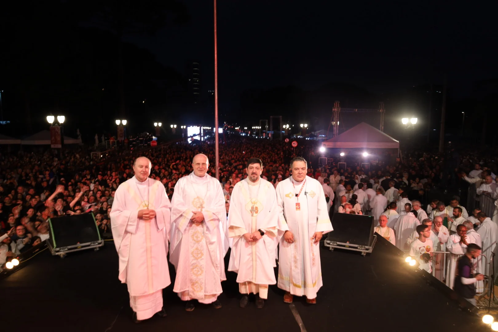 Corpus Christi em Curitiba reúne 140 mil e entra para a história