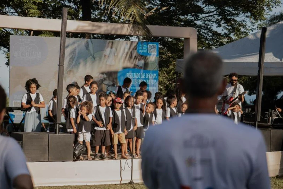Crianças sobem ao palco no São João de Trancoso com projeto social