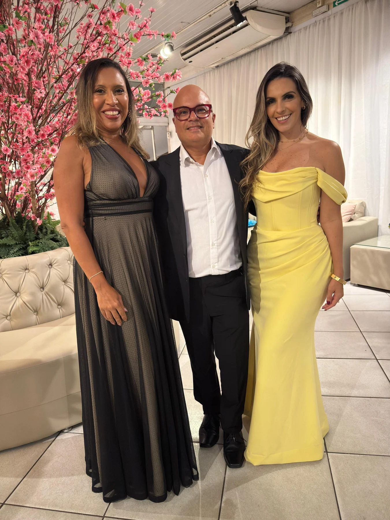 Elaine Monteiro conduz lançamento da coleção ICONIQUE em Niterói