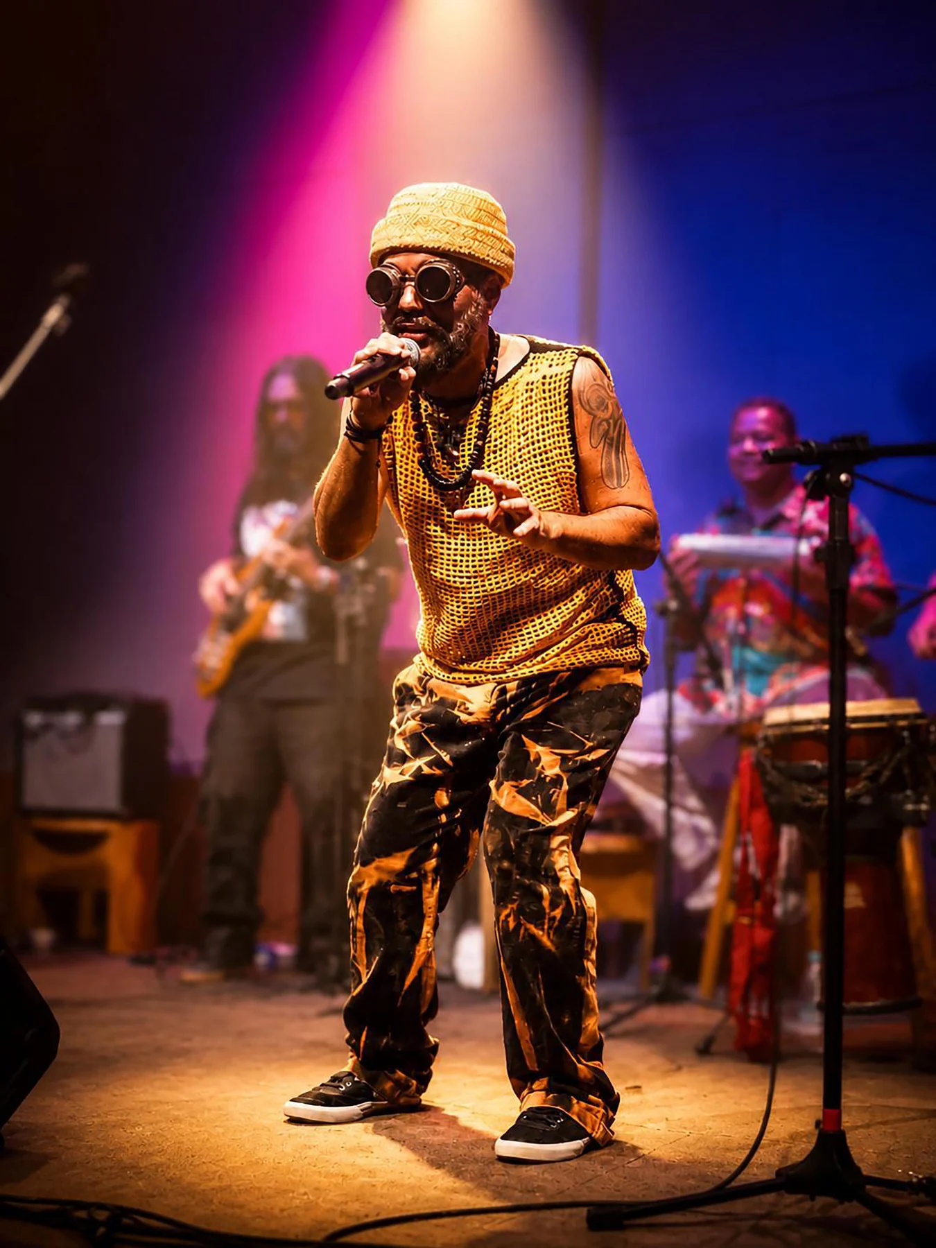 Esdras Bedai leva tributo ao Manguebeat para o Dolores Club