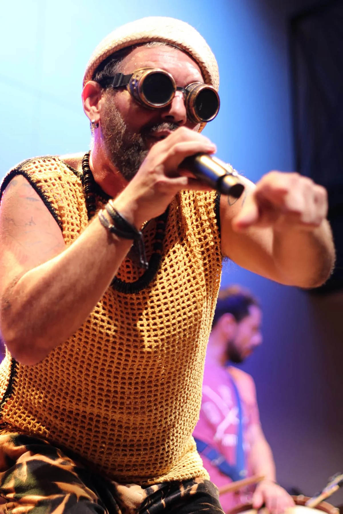 Esdras Bedai leva tributo ao Manguebeat para o Dolores Club