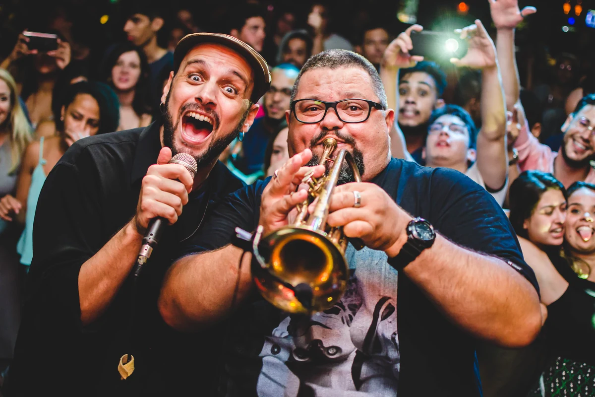especial los hermanos embala retorno de festa iconica no rio featured