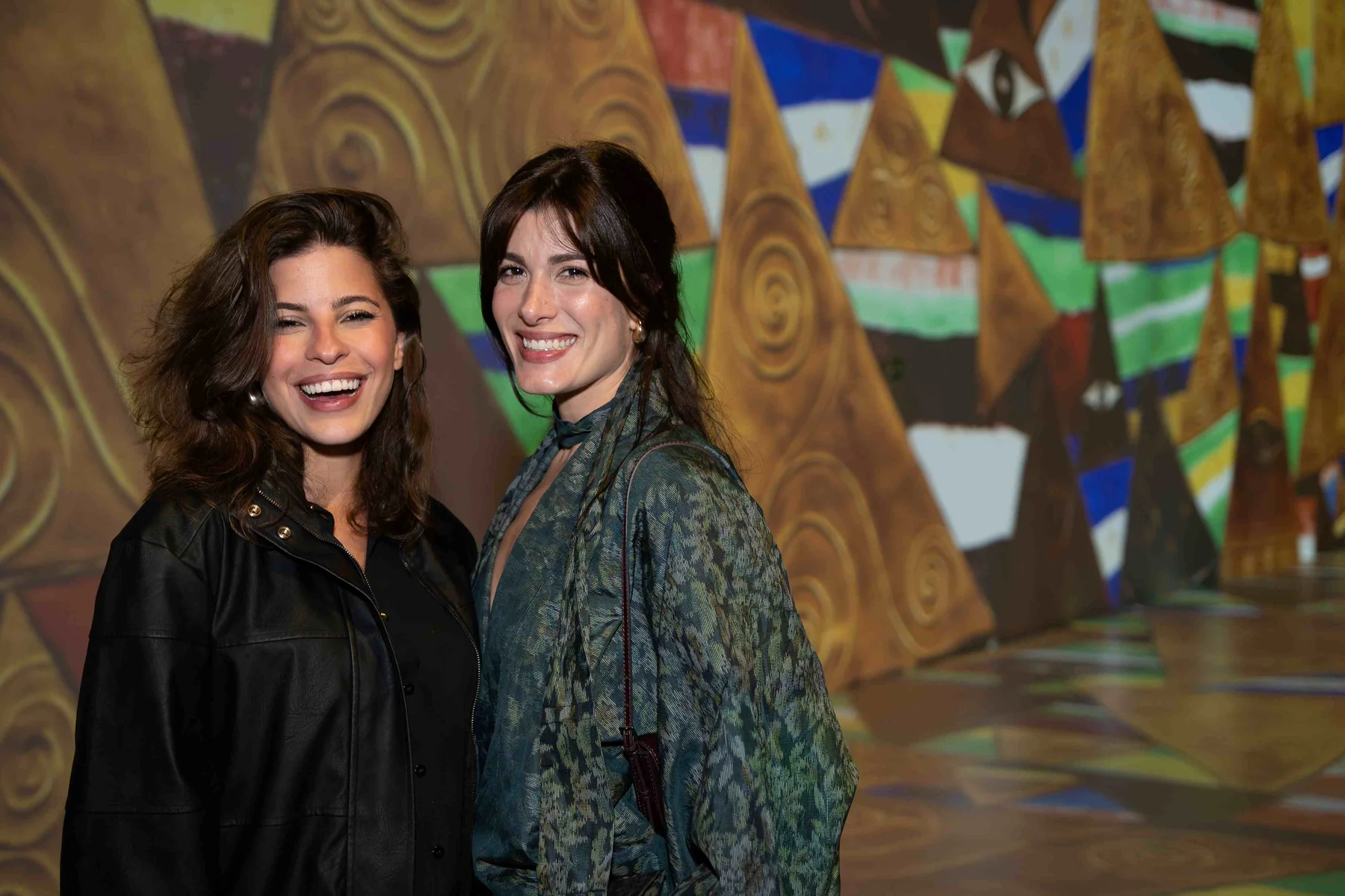 Exposição de Klimt e Gaudí estreia no Rio e impressiona convidados