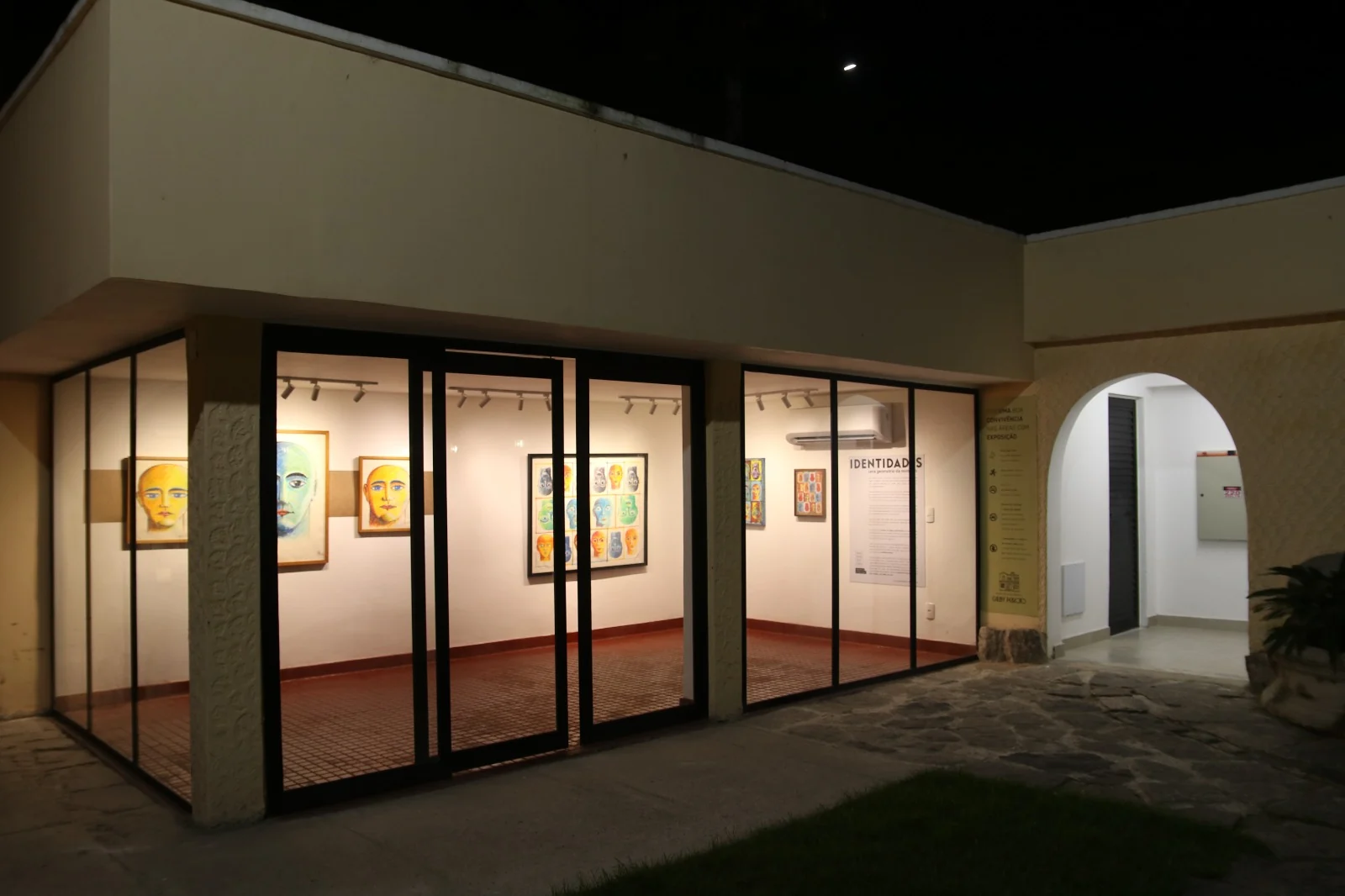 Exposição de Sandro Silveira entra na reta final em Niterói