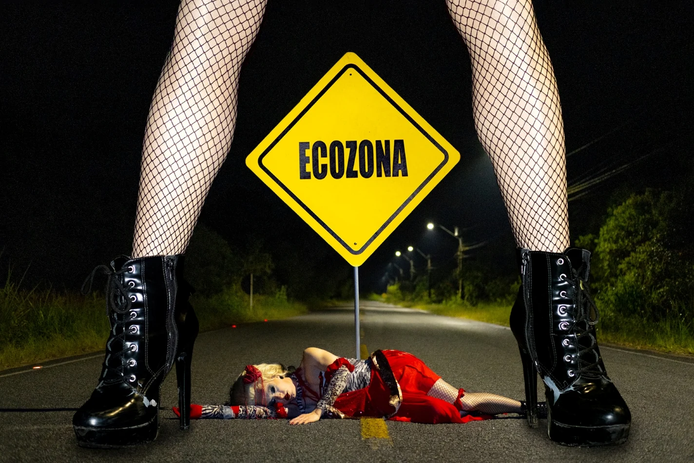 Exposição ECOZONA transforma restos de montação em arte viva