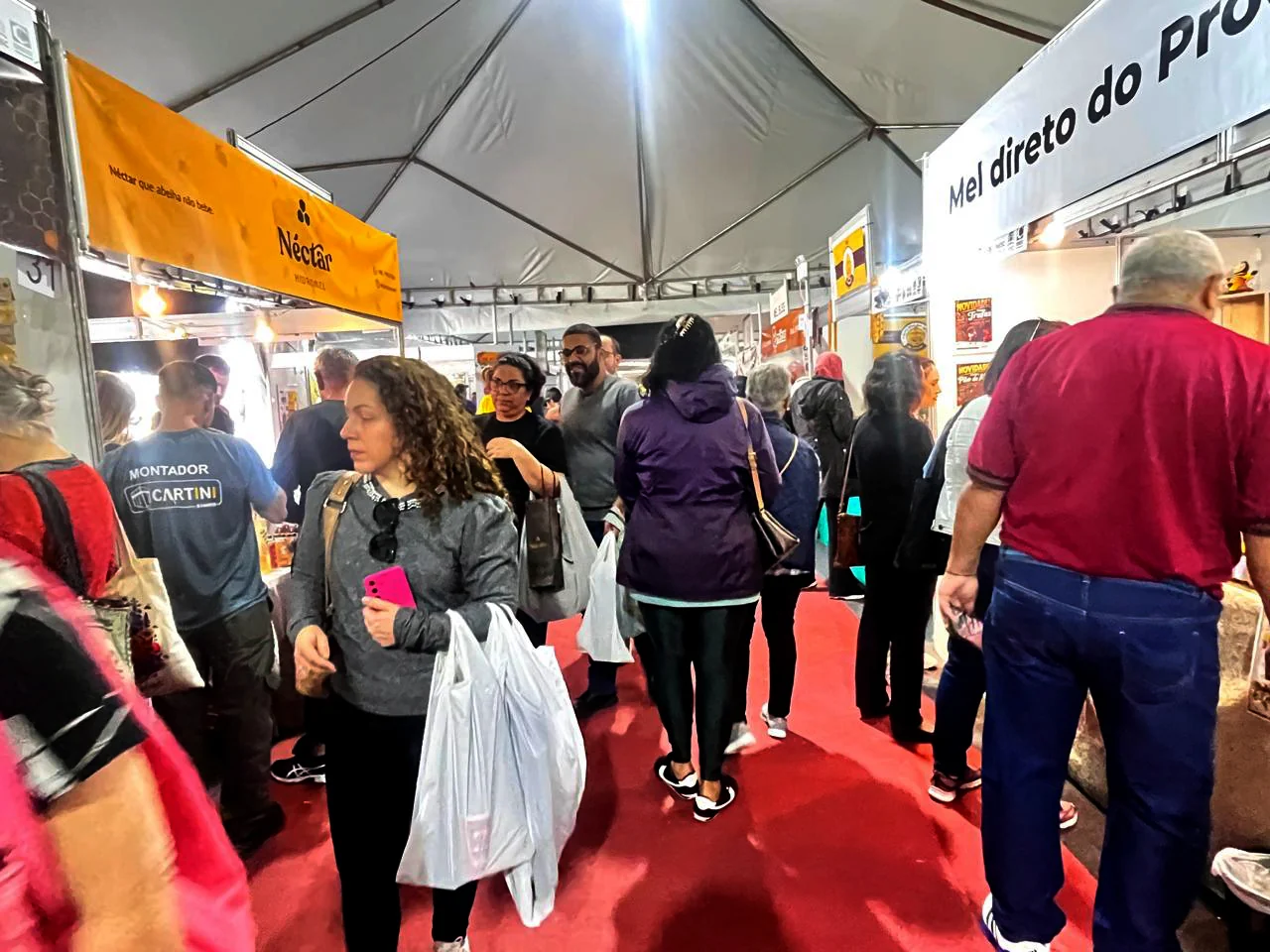 Feira do Mel de SC supera marcas e movimenta 55 toneladas em 4 dias