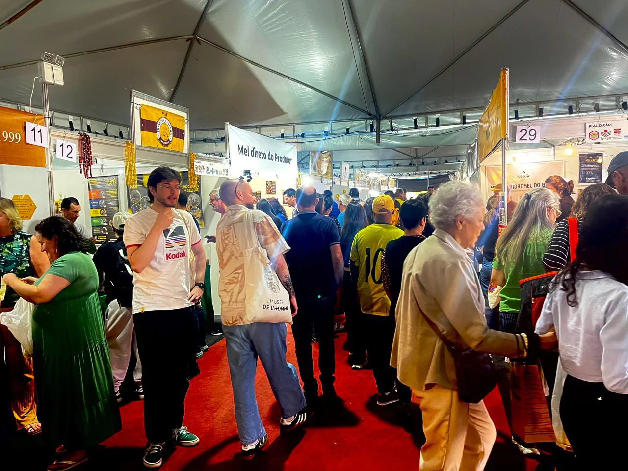 Feira do Mel de SC supera marcas e movimenta 55 toneladas em 4 dias