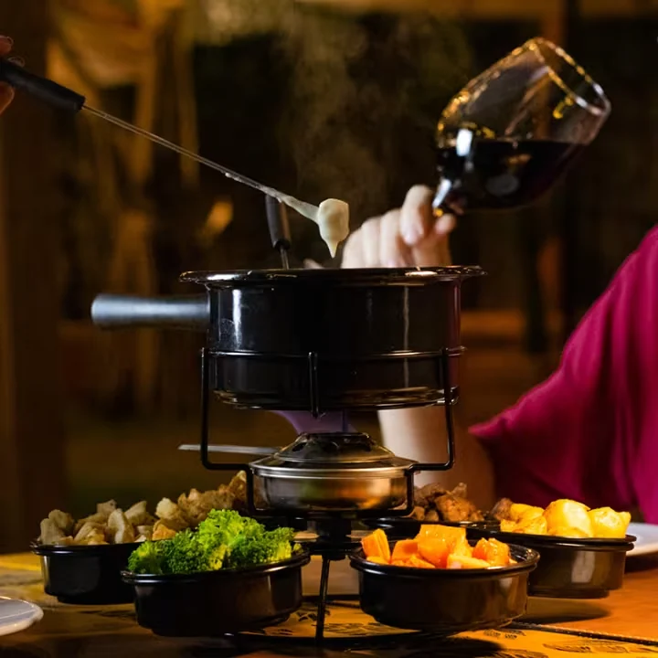 Festival de fondue transforma noites de inverno na Vila Olímpia