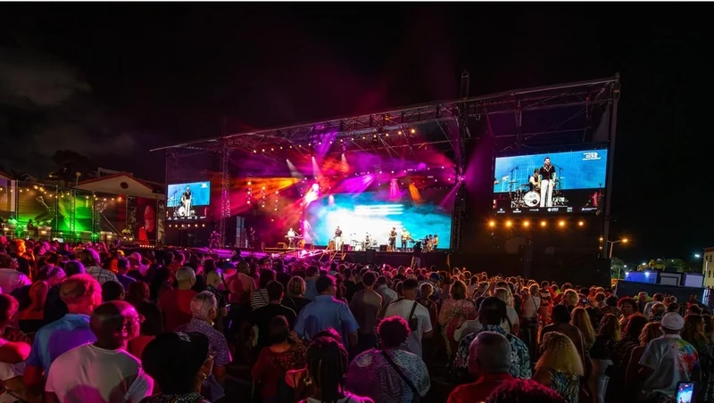 Festival em Curaçao reúne J Balvin, Toto e Rubén Blades