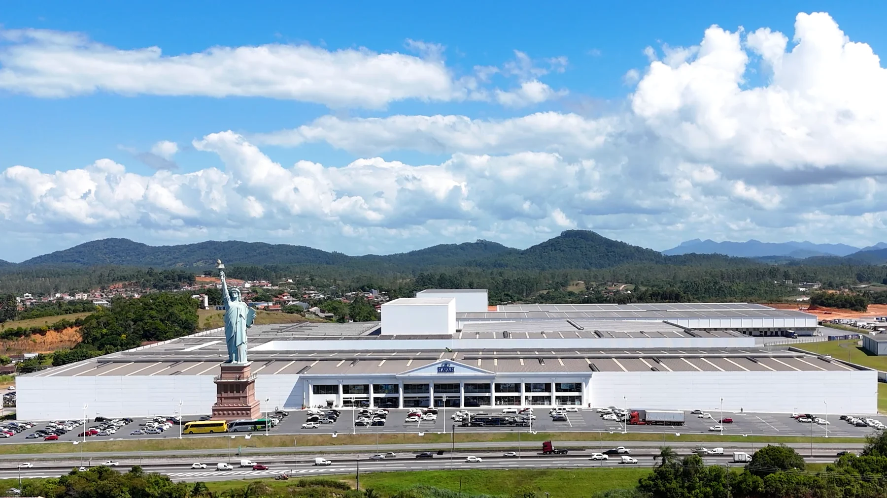Havan mobiliza o país em busca de influenciador para 40 anos