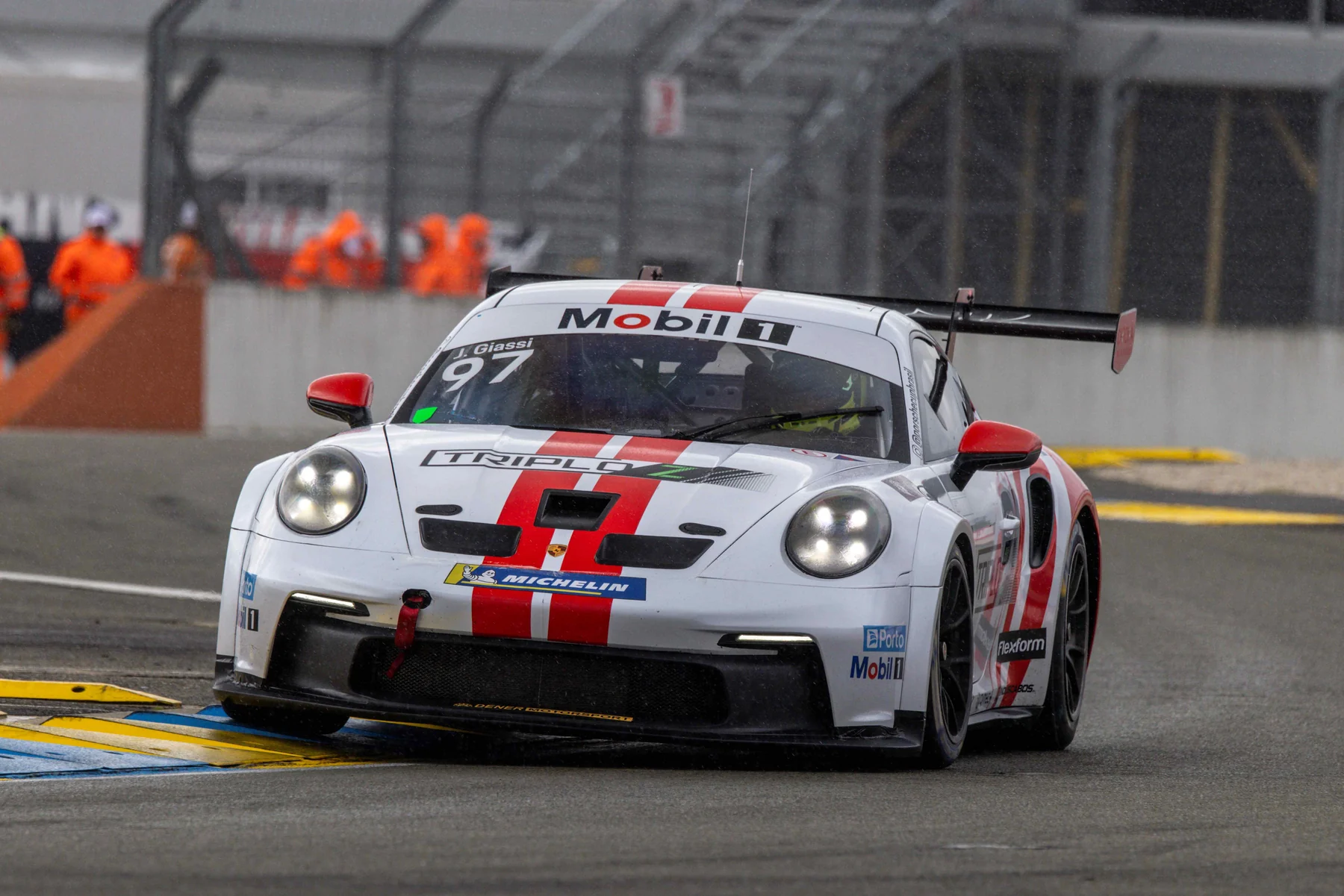 Jeff Giassi vence em Le Mans e entra para a história da Porsche Cup