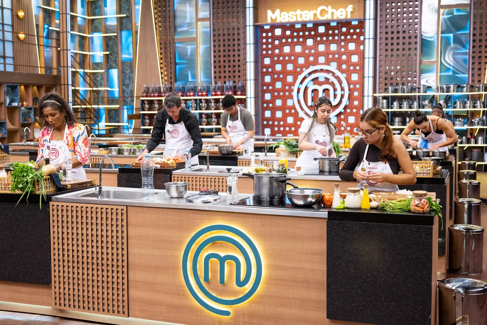 Júlia deixa MasterChef após erro em prato regional decisivo