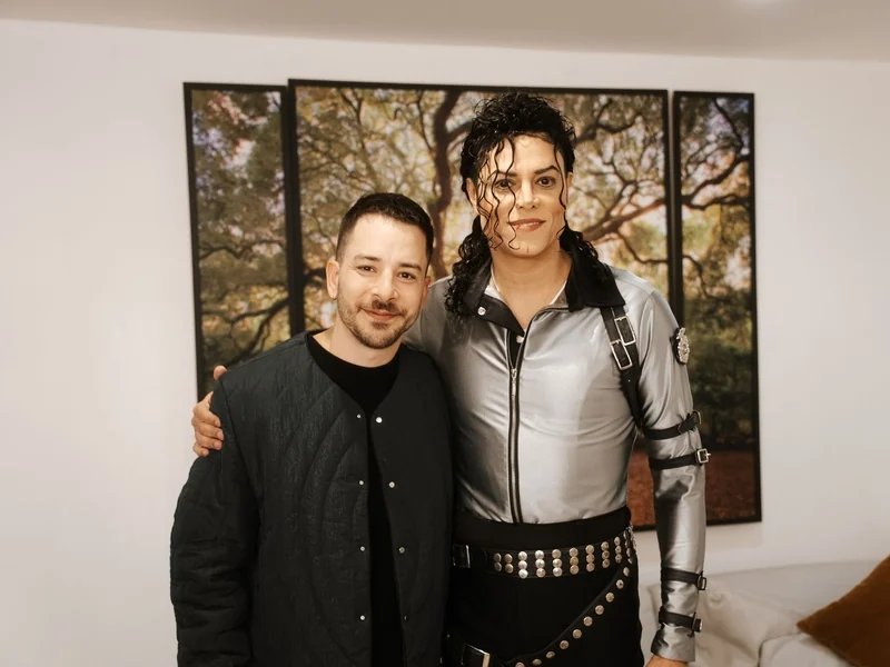 Júnior surpreende plateia em tributo de Rodrigo Teaser a Michael Jackson
