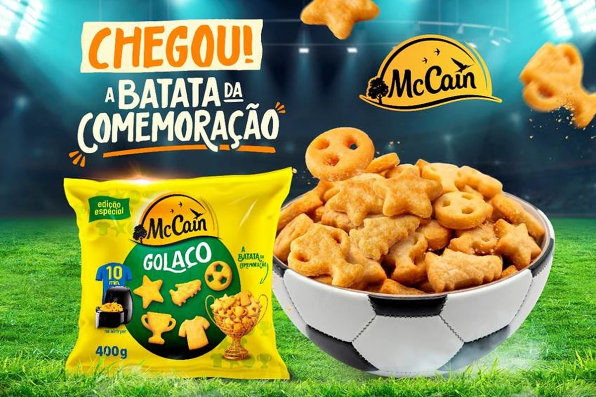 mccain aposta no clima do futebol com batata tematica golaco featured