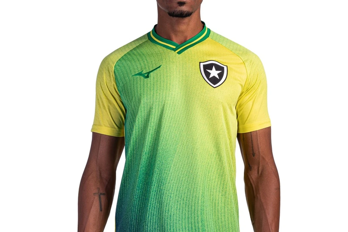 Mizuno e Botafogo lançam camisa inspirada nas cores do Brasil
