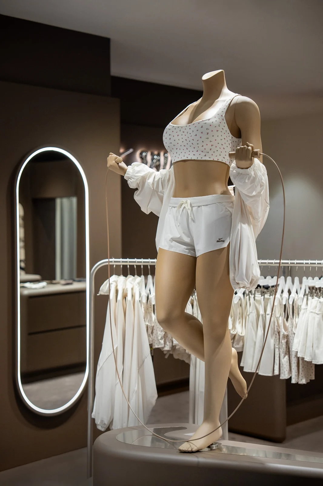 NikeSKIMS llega a Galeries Lafayette París