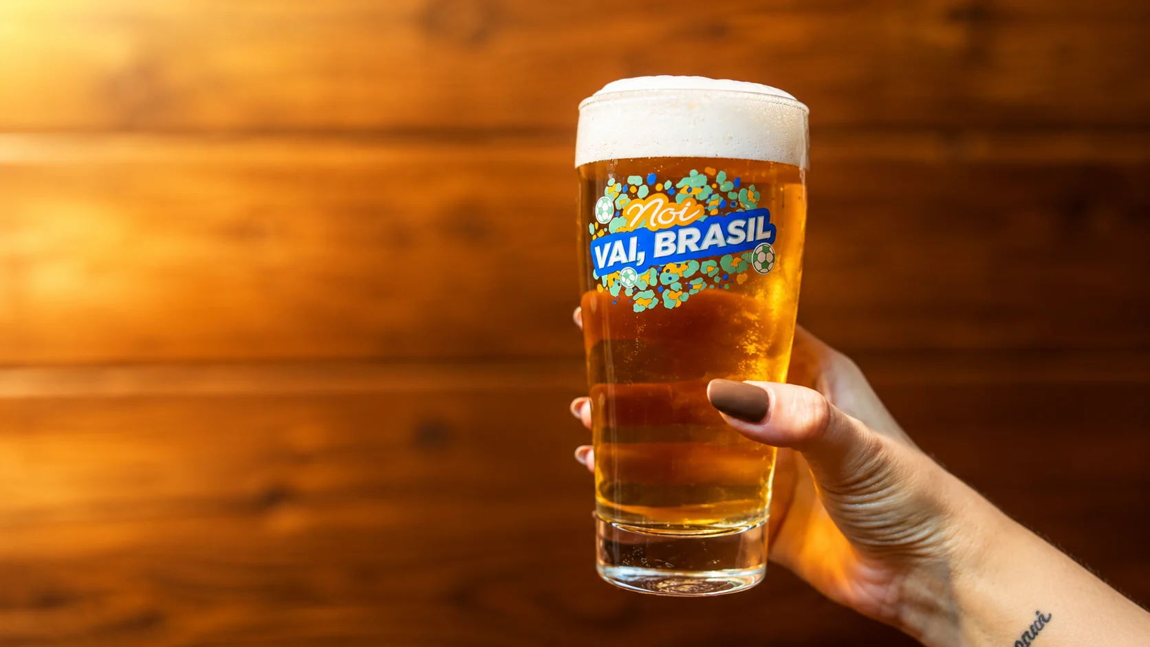 Noi vira ponto de torcida com chope, telão e combo colecionável