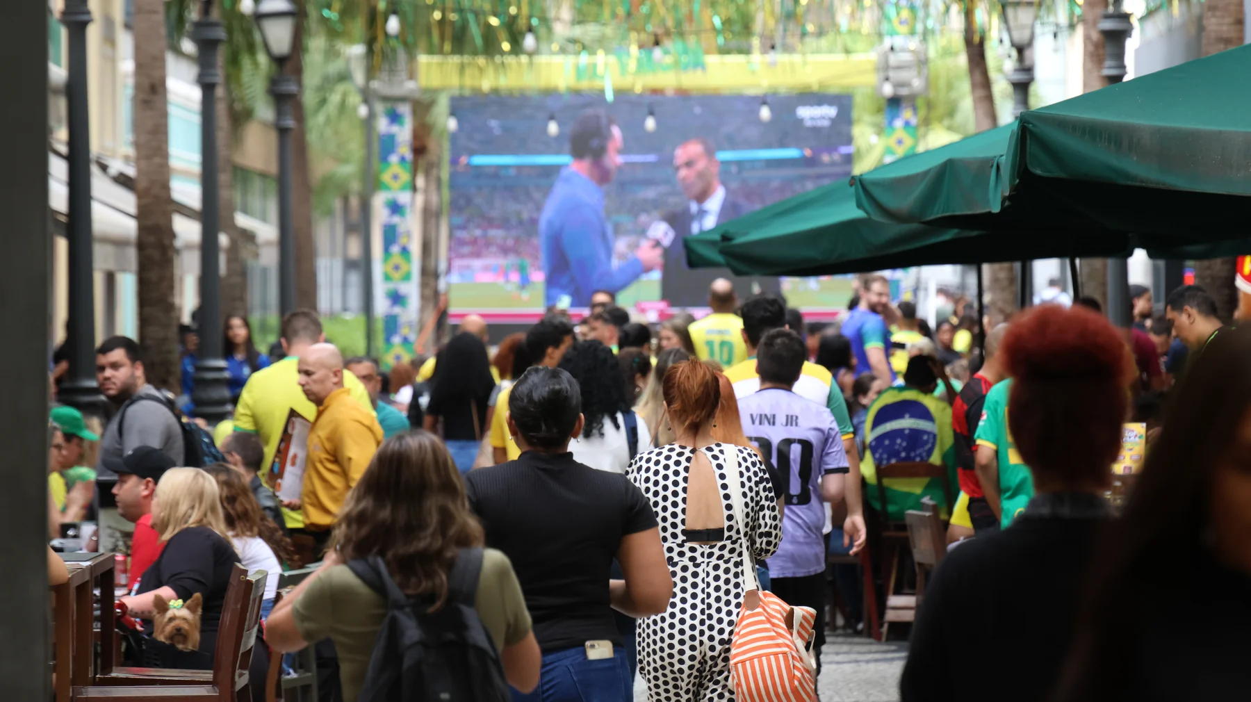 Nova América vira ponto de encontro com shows e telões na Copa
