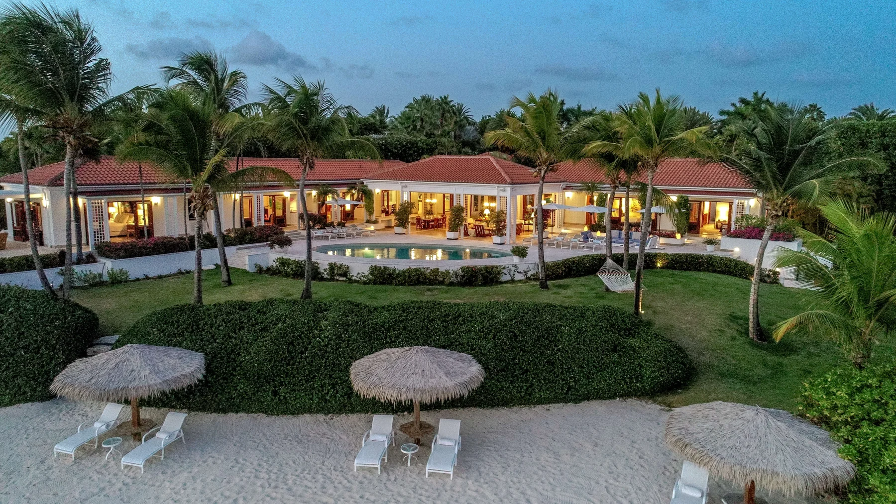 Nova villa Coco Beach eleva padrão de luxo em ilha privativa no Caribe