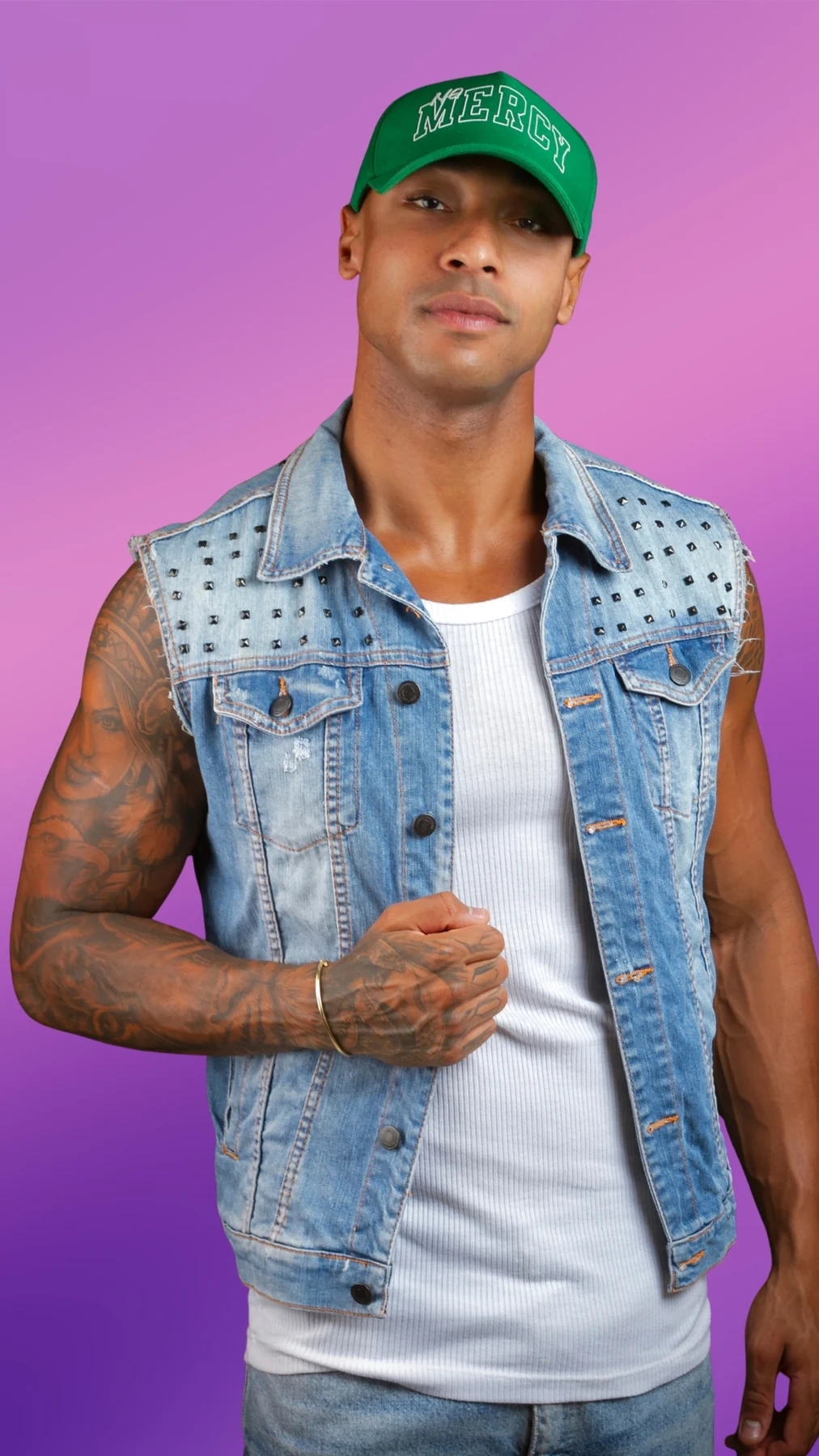 Pedro Mussum leva show ao Rio Scenarium em noite do Orgulho