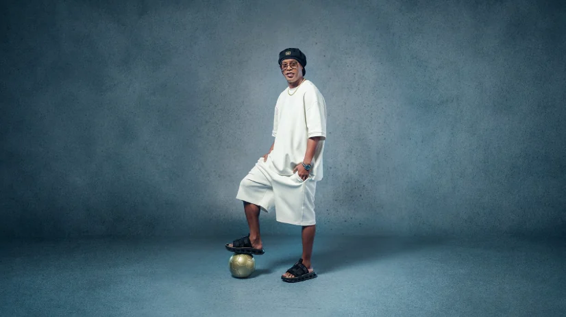 Rider e Ronaldinho lançam nova coleção inspirada na magia do futebol 4 Rider e Ronaldinho lançam nova coleção inspirada na magia do futebol